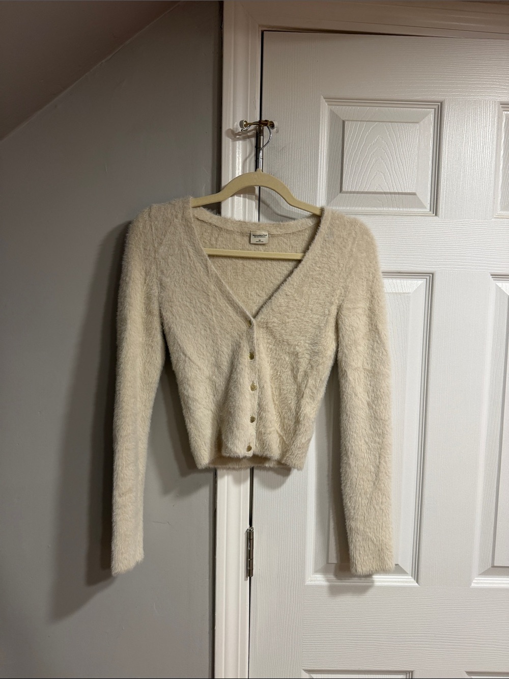 Abercrombie & Fitch Cream Fuzzy V-Neck Button Cardigan